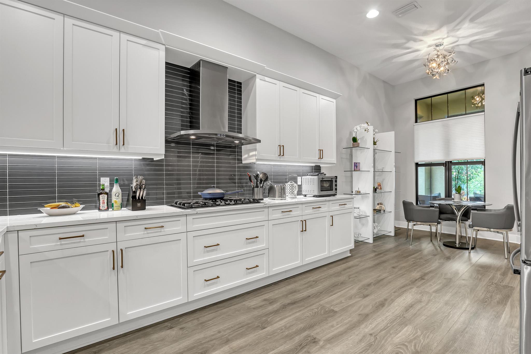 ARTISTRY PALM BEACH - Residential