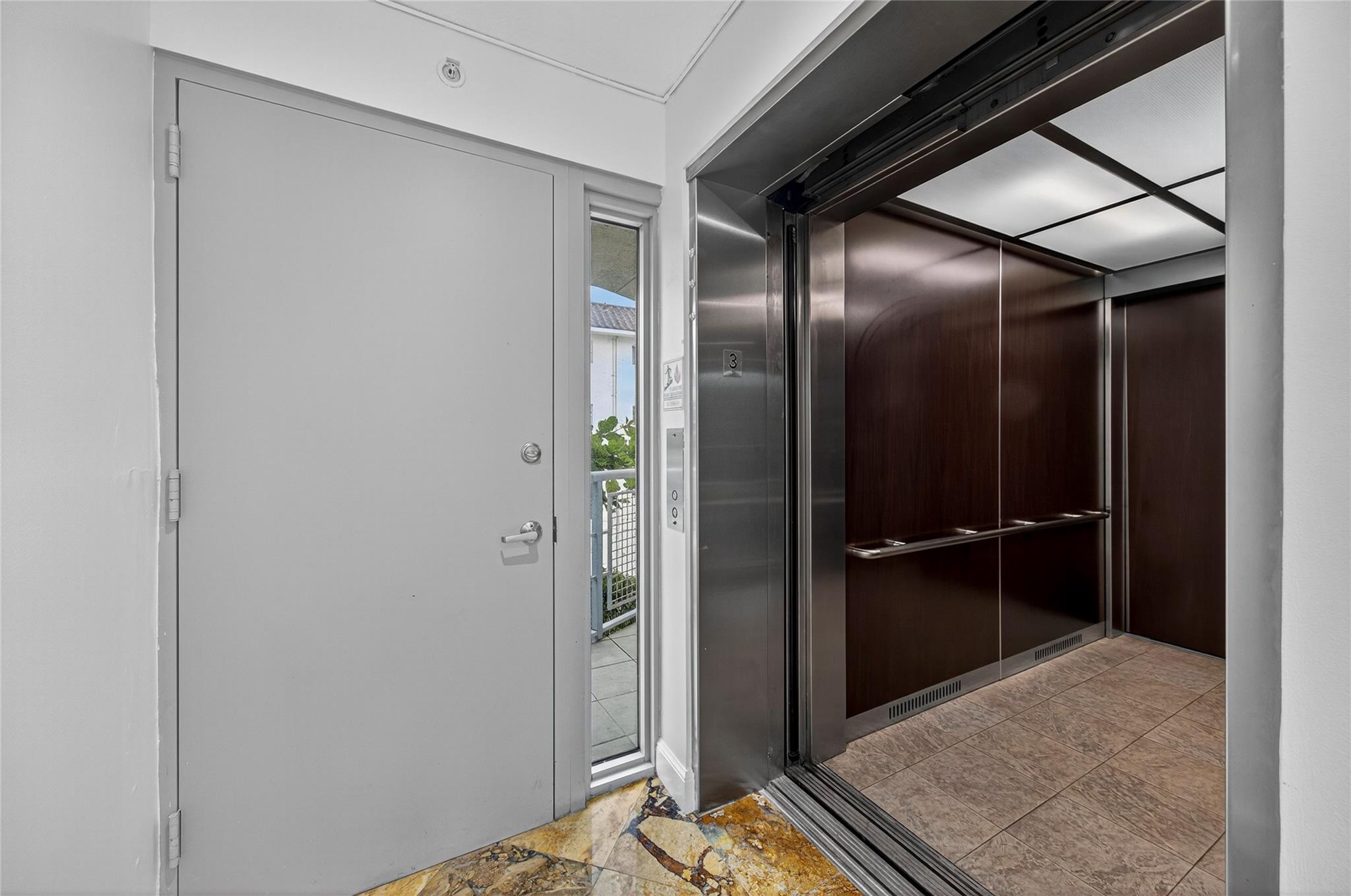 BEVERLY HEIGHTS - Residential Lease