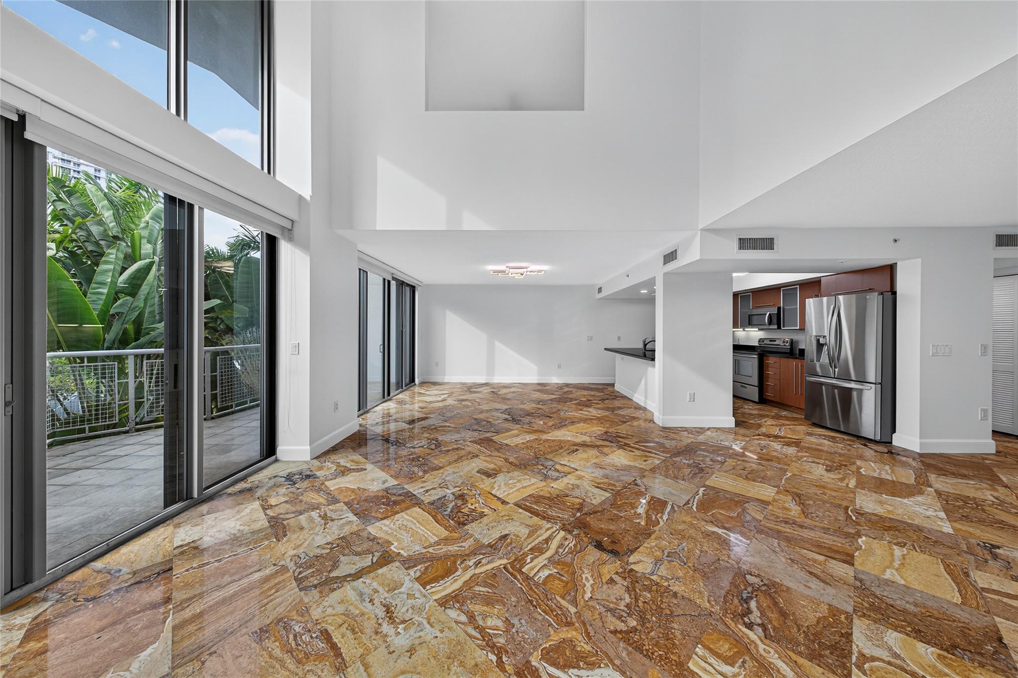 BEVERLY HEIGHTS - Residential Lease