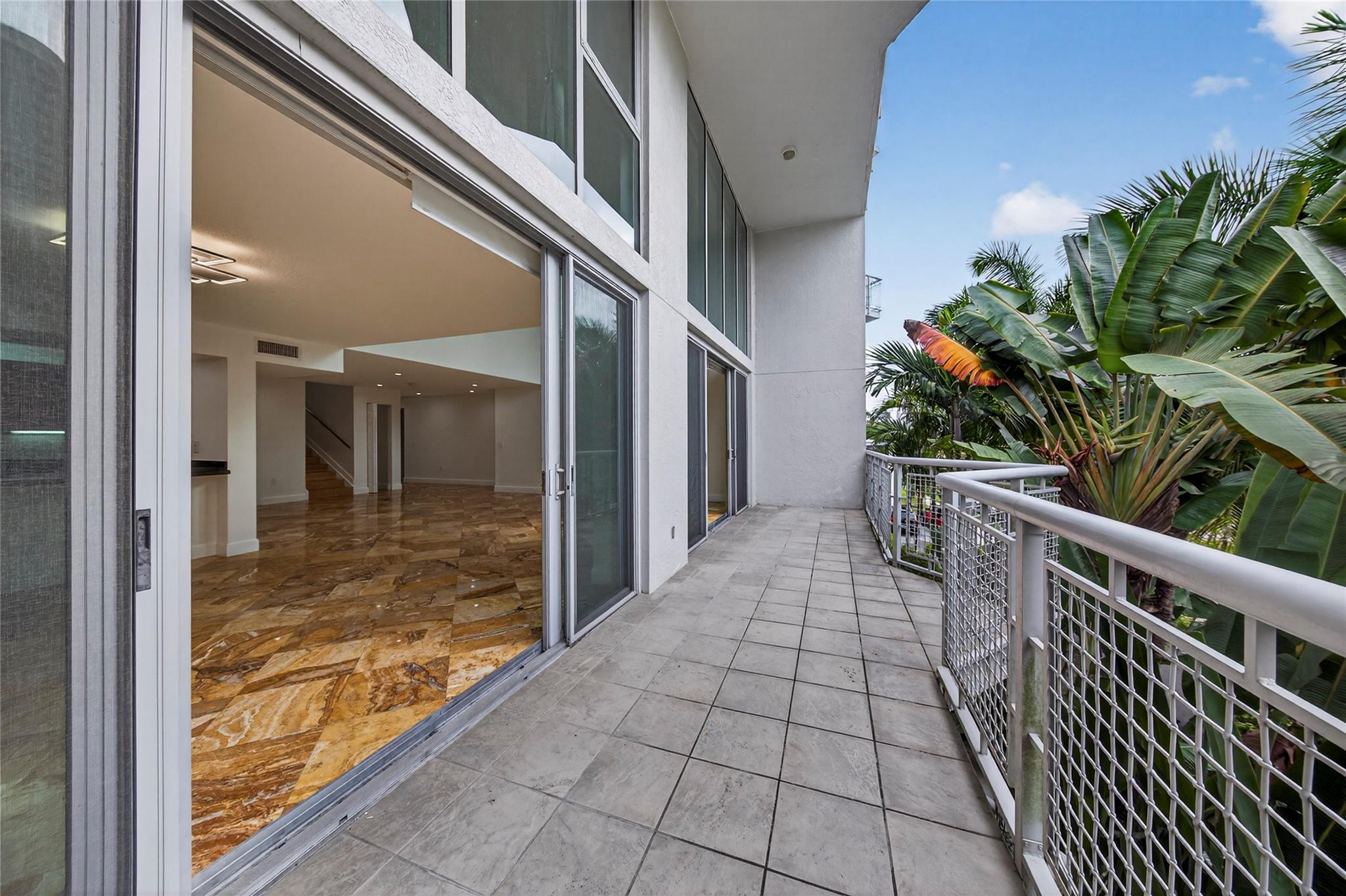 BEVERLY HEIGHTS - Residential Lease