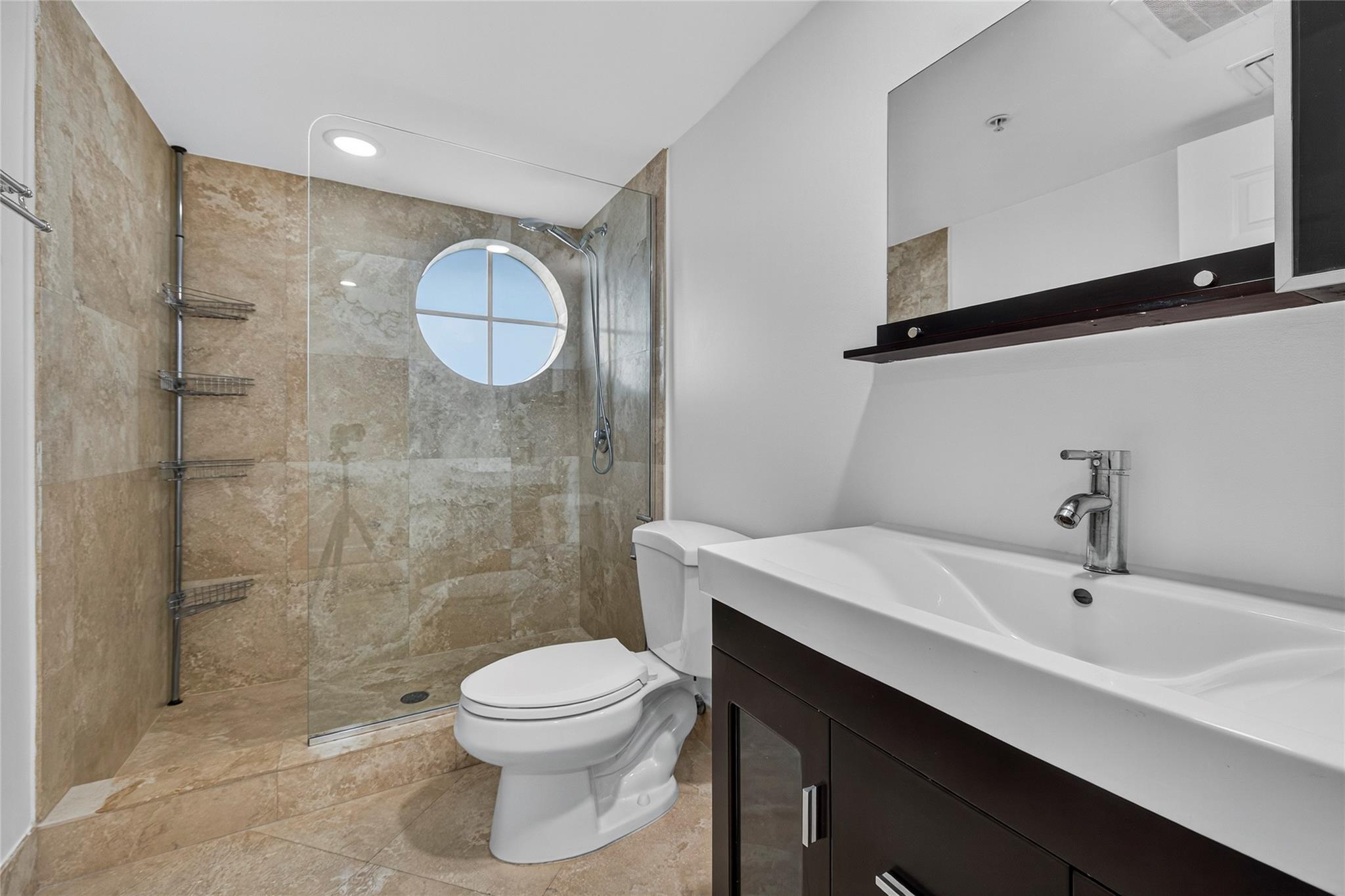 BEVERLY HEIGHTS - Residential Lease