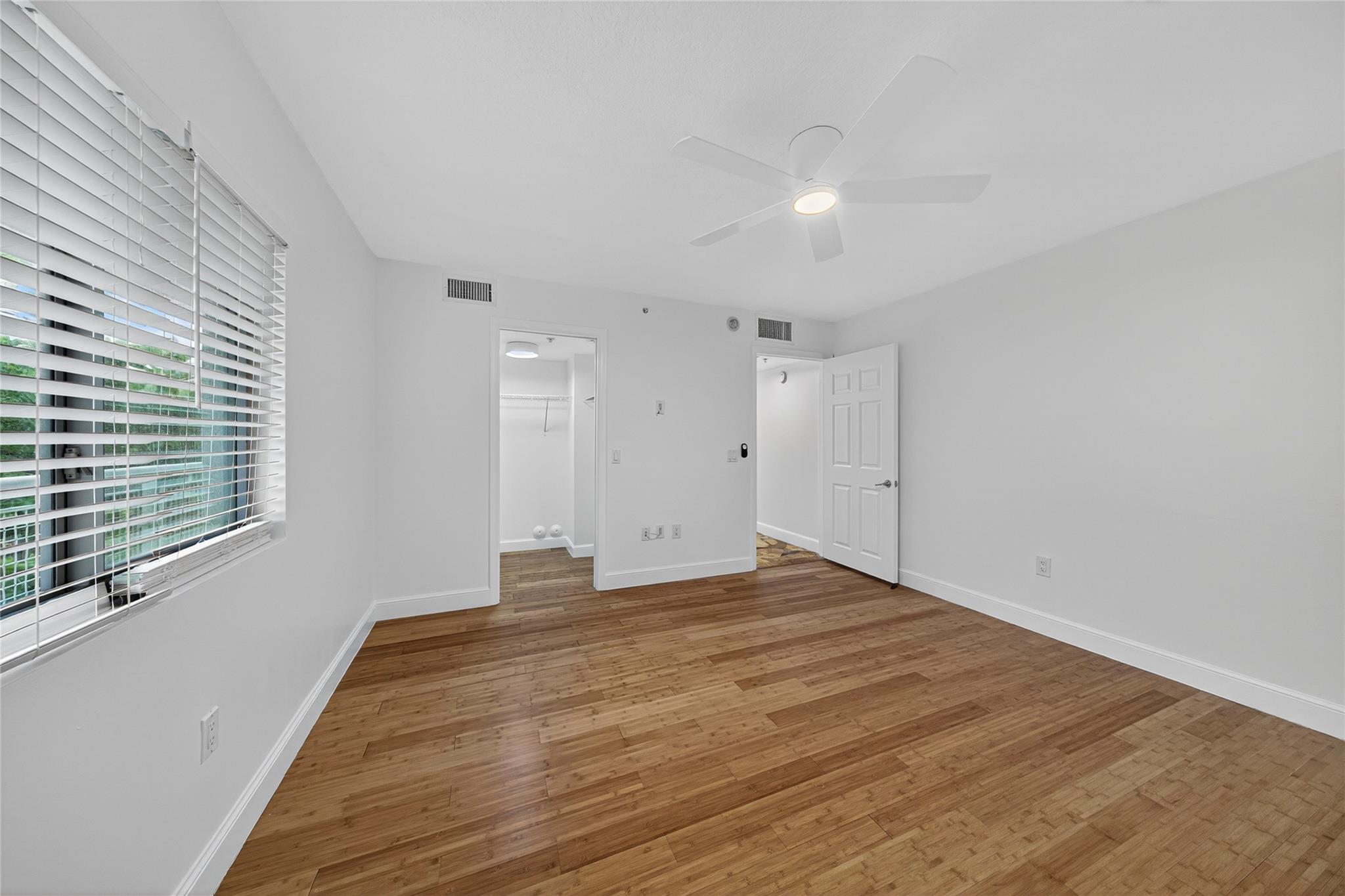 BEVERLY HEIGHTS - Residential Lease