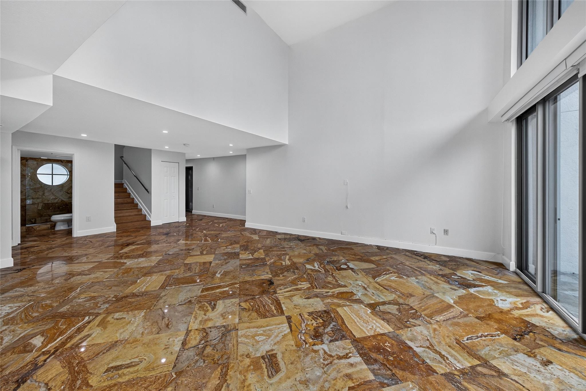 BEVERLY HEIGHTS - Residential Lease