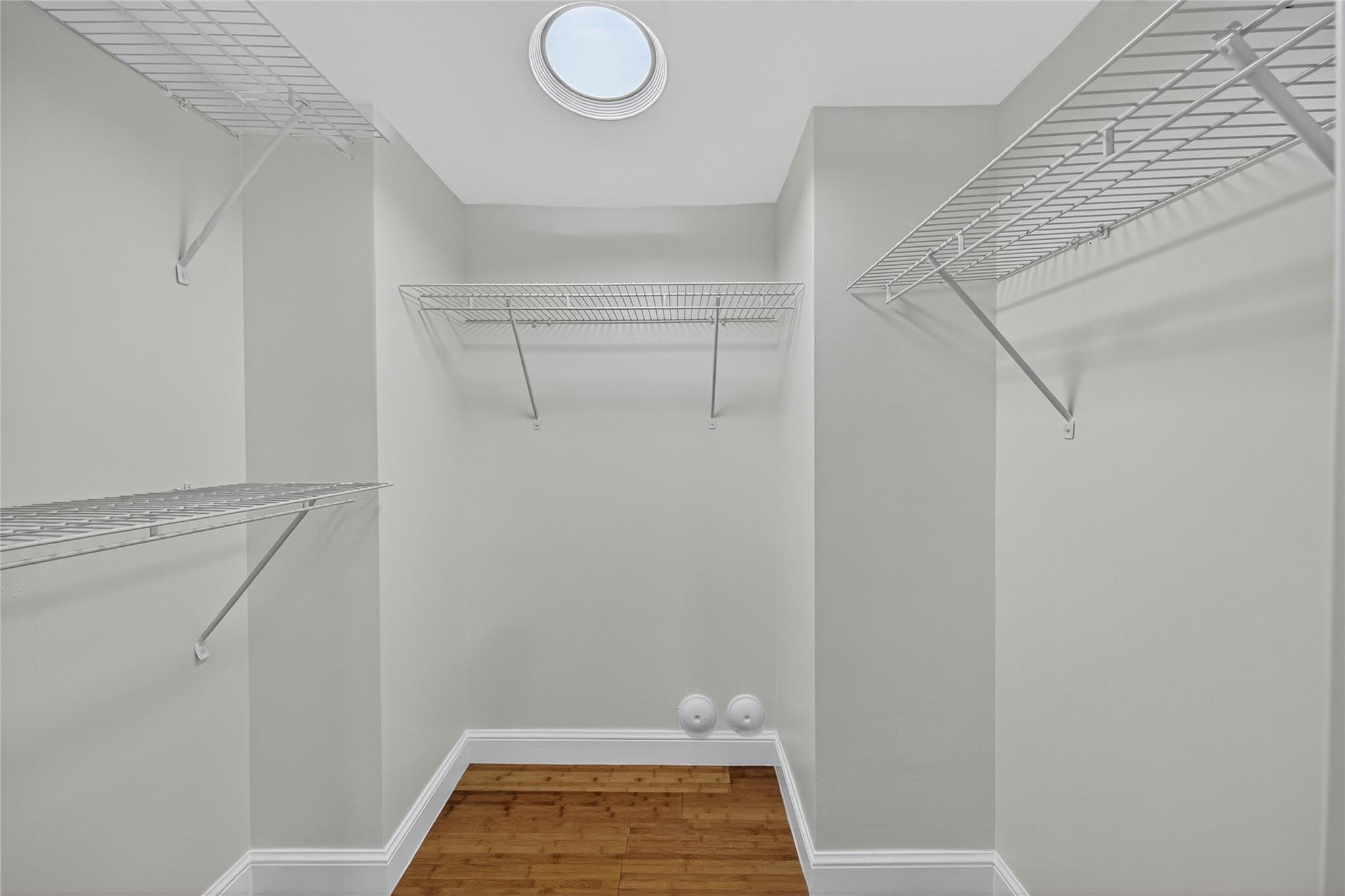 BEVERLY HEIGHTS - Residential Lease