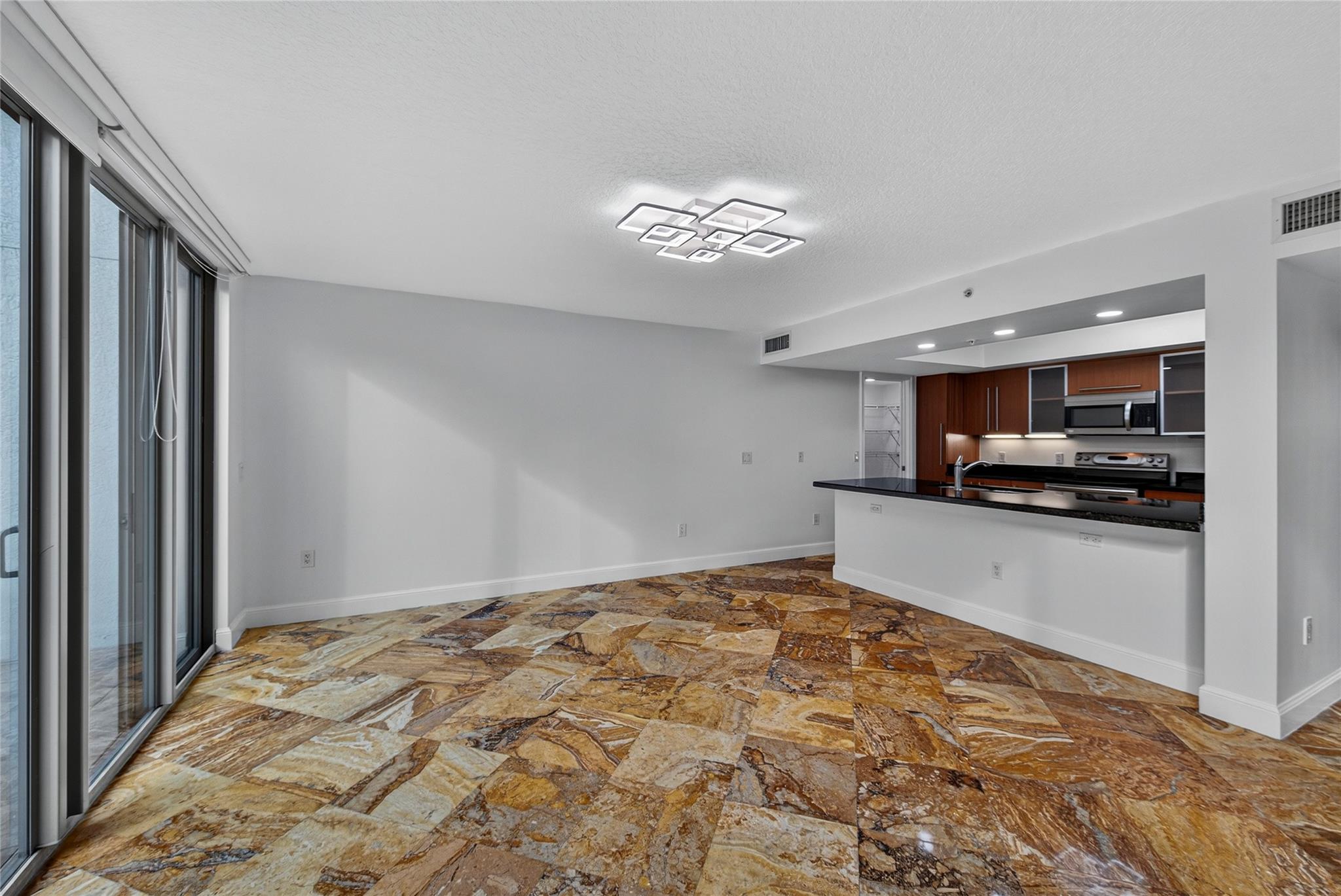 BEVERLY HEIGHTS - Residential Lease