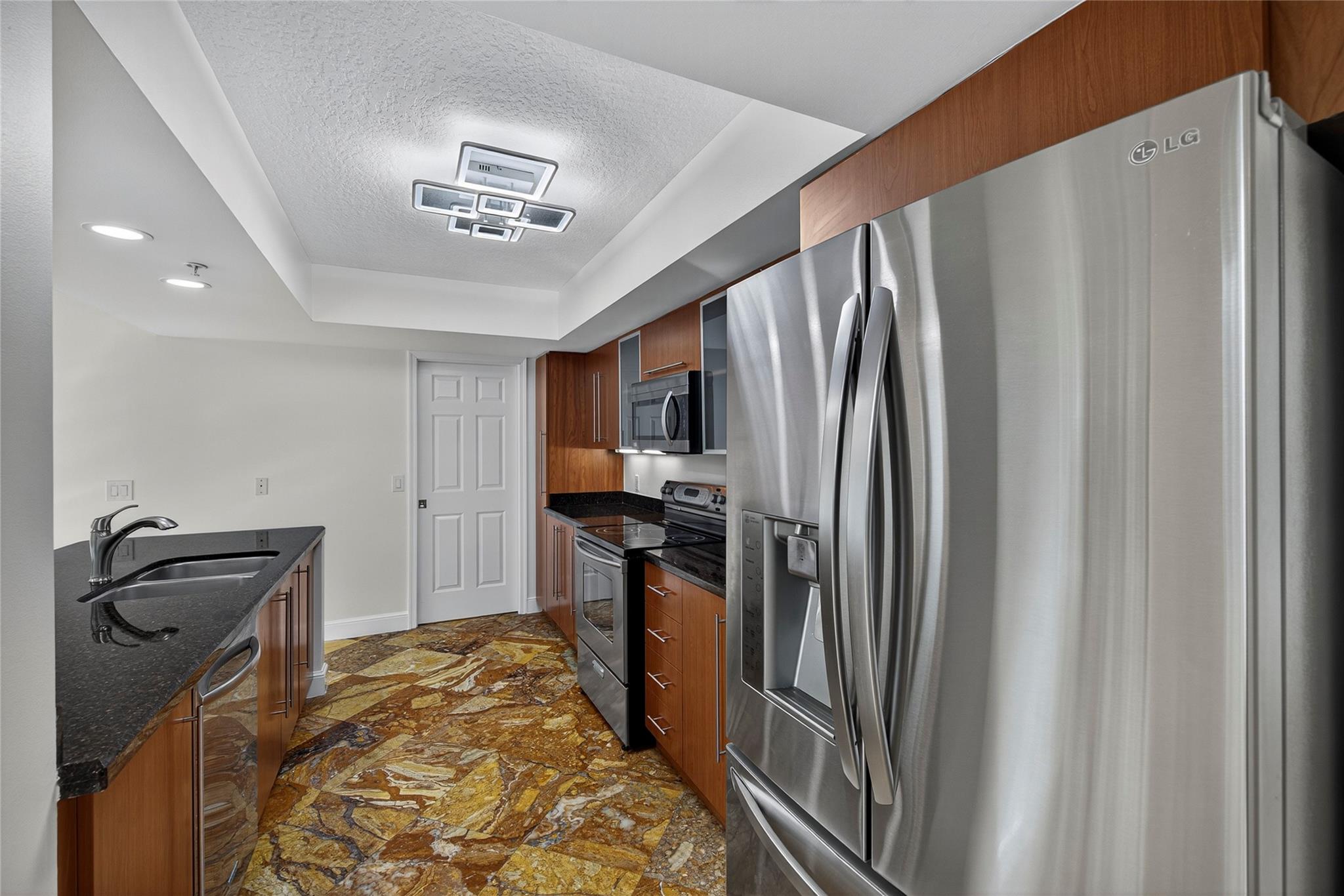 BEVERLY HEIGHTS - Residential Lease