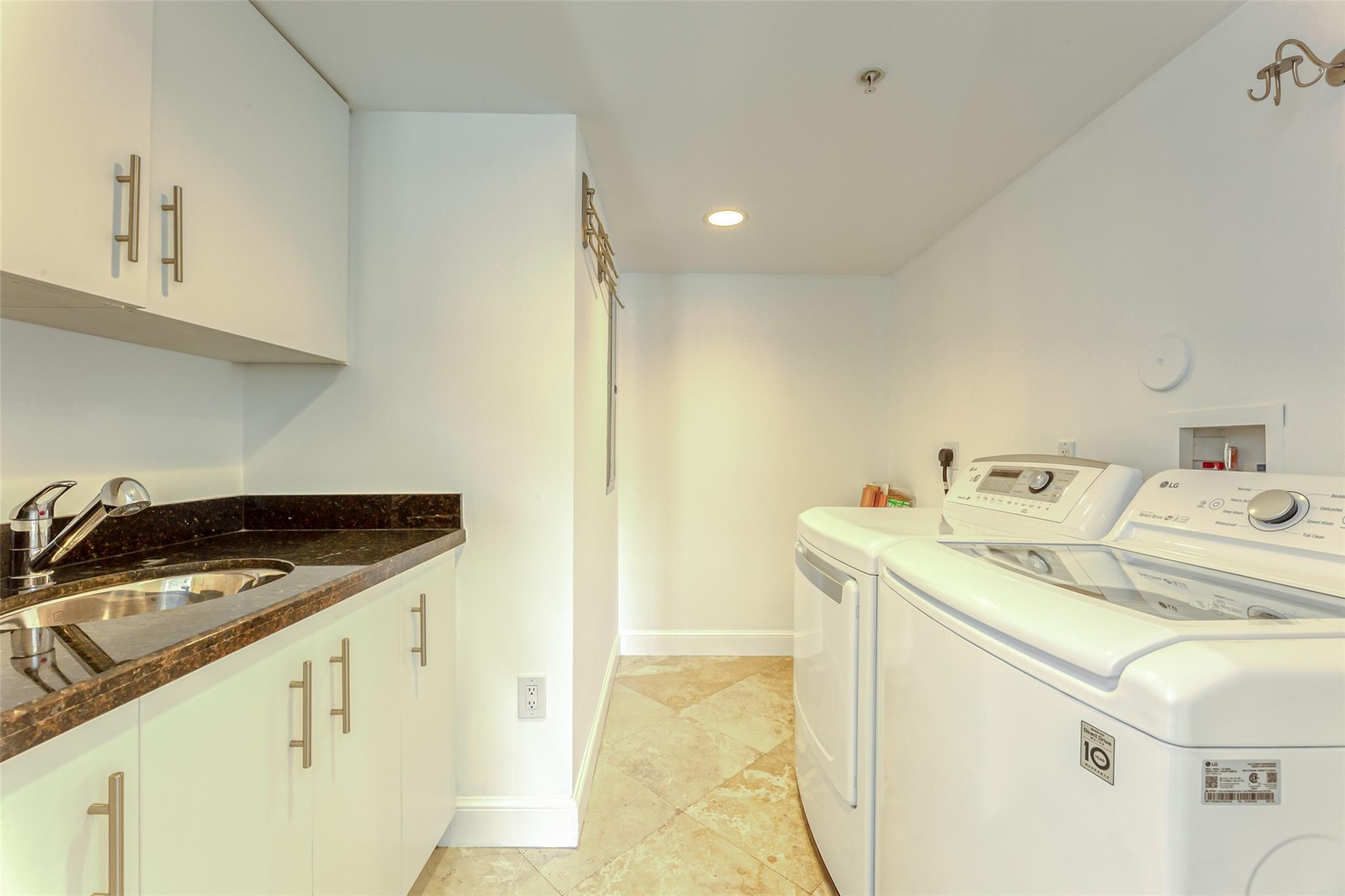 BEVERLY HEIGHTS - Residential Lease