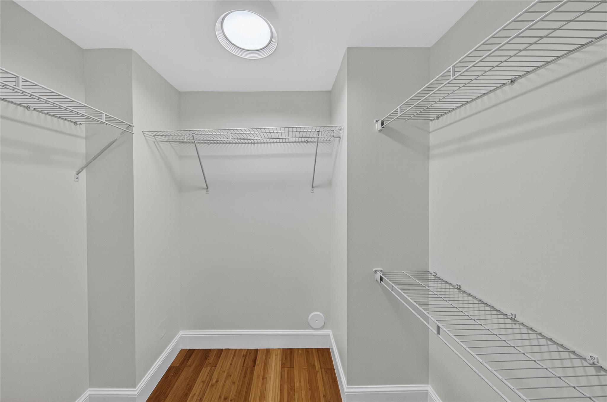 BEVERLY HEIGHTS - Residential Lease