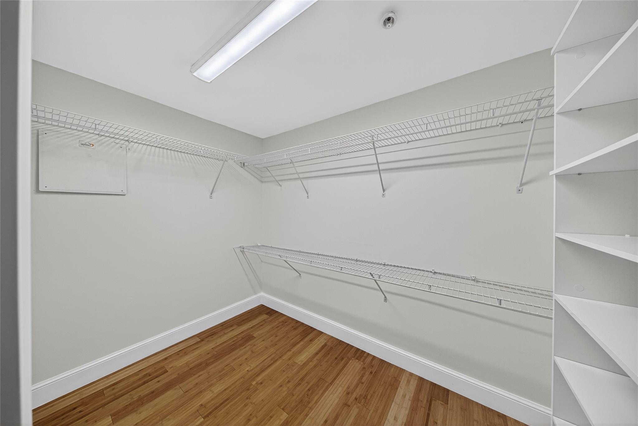 BEVERLY HEIGHTS - Residential Lease