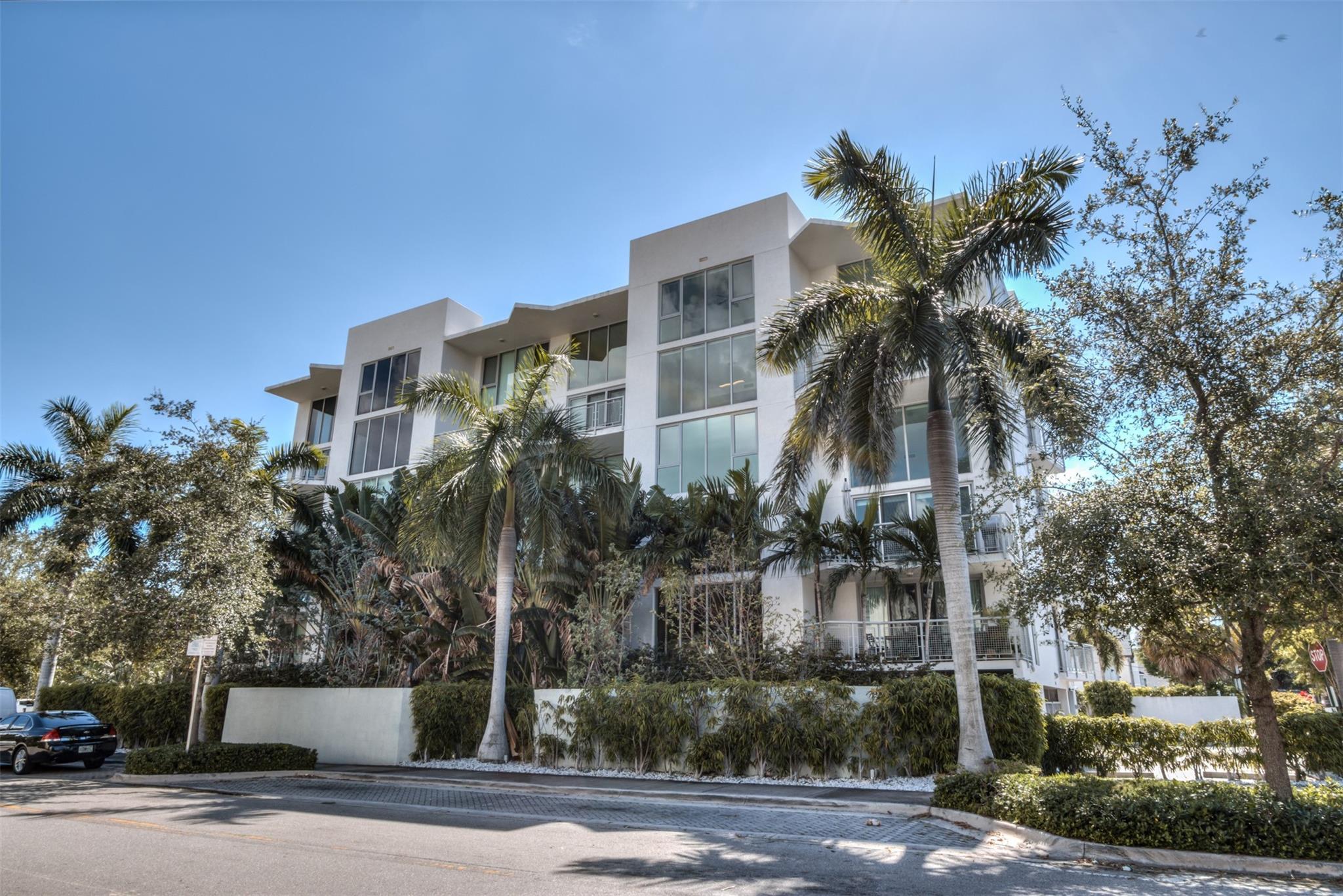 BEVERLY HEIGHTS - Residential Lease