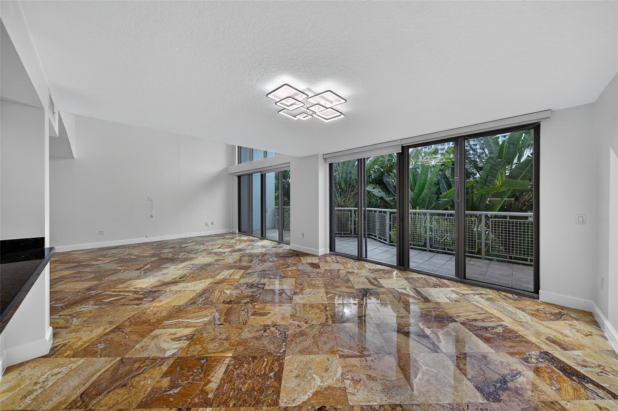 BEVERLY HEIGHTS - Residential Lease