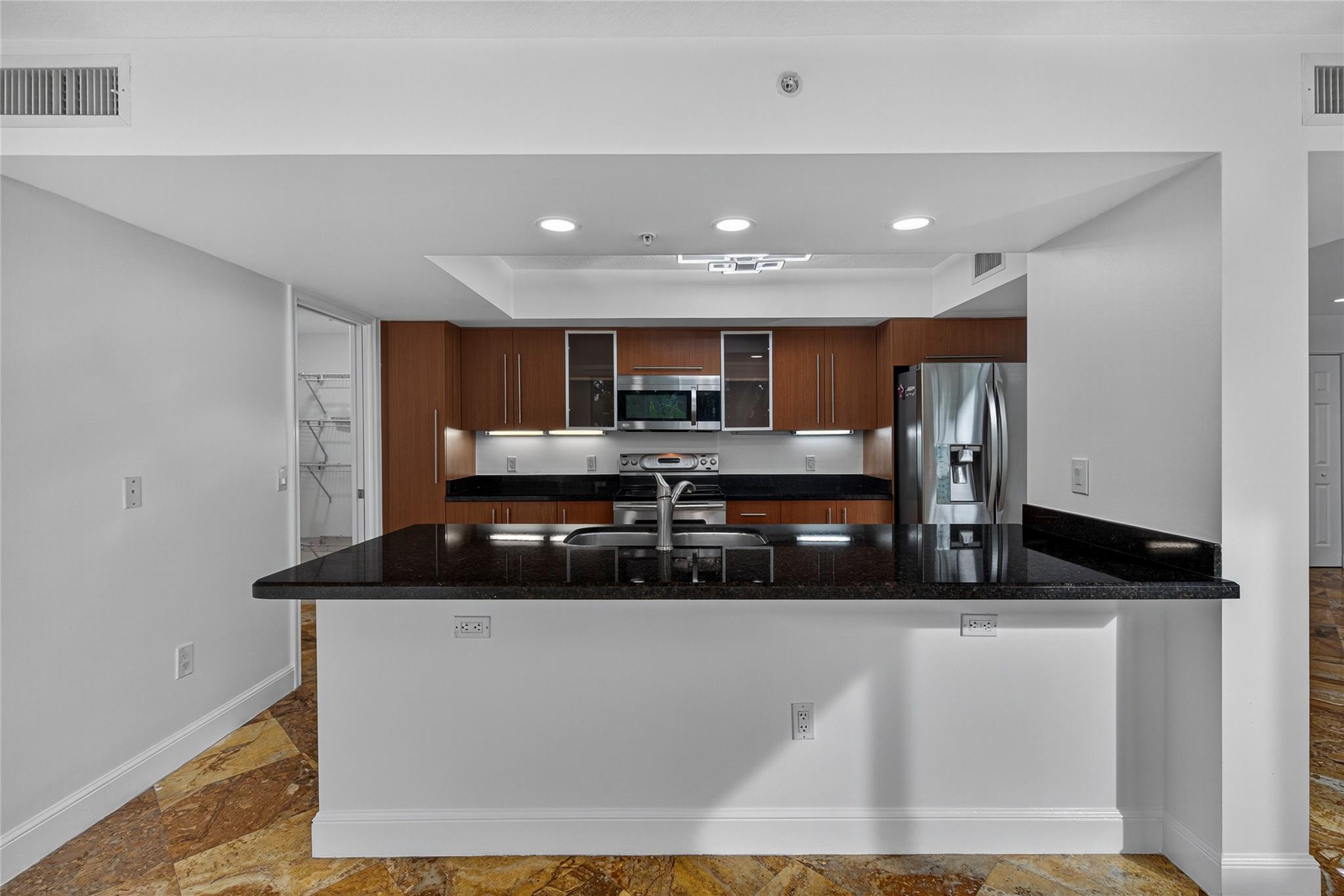 BEVERLY HEIGHTS - Residential Lease