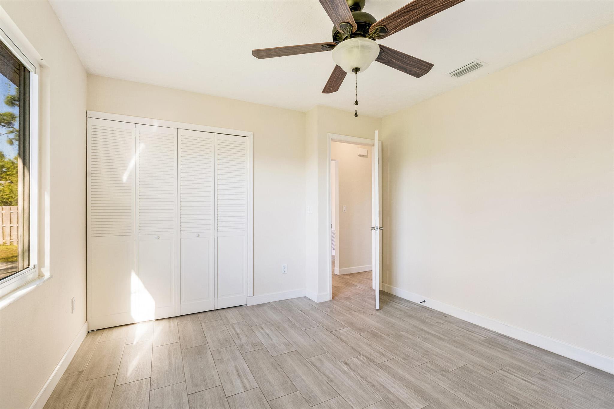 SEBASTIAN HIGHLANDS UNIT 5 - Residential