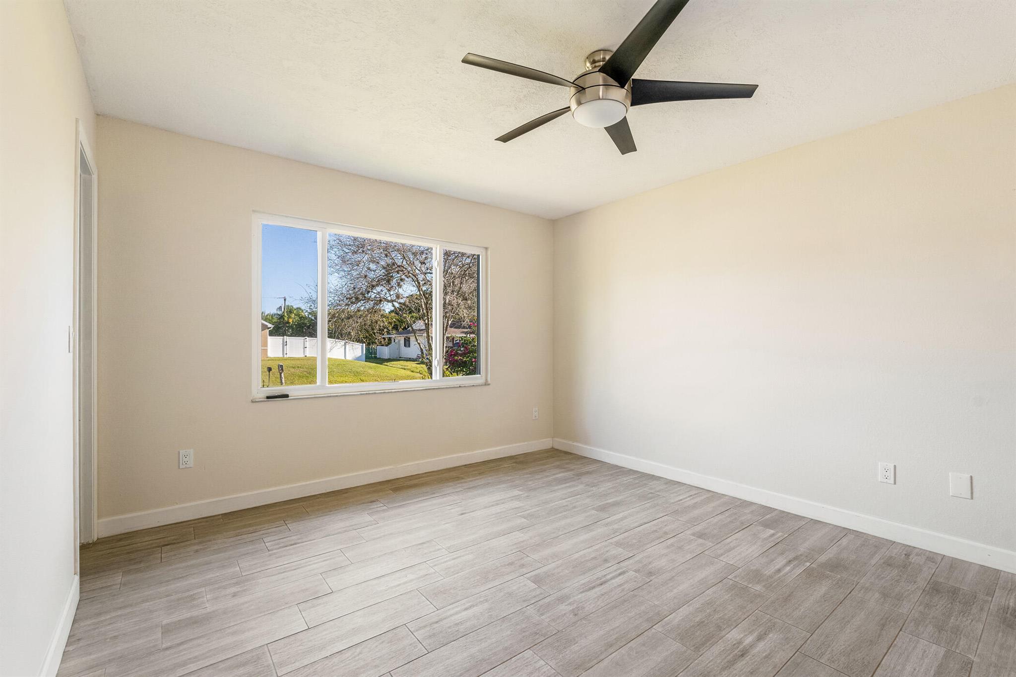 SEBASTIAN HIGHLANDS UNIT 5 - Residential