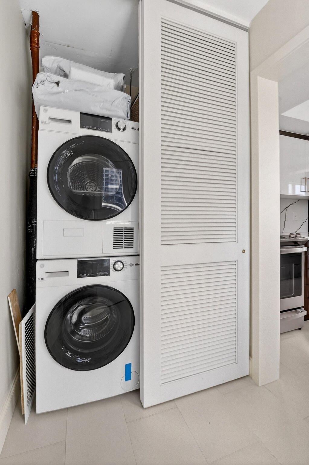 CARLTON HOUSE CONDO - Residential