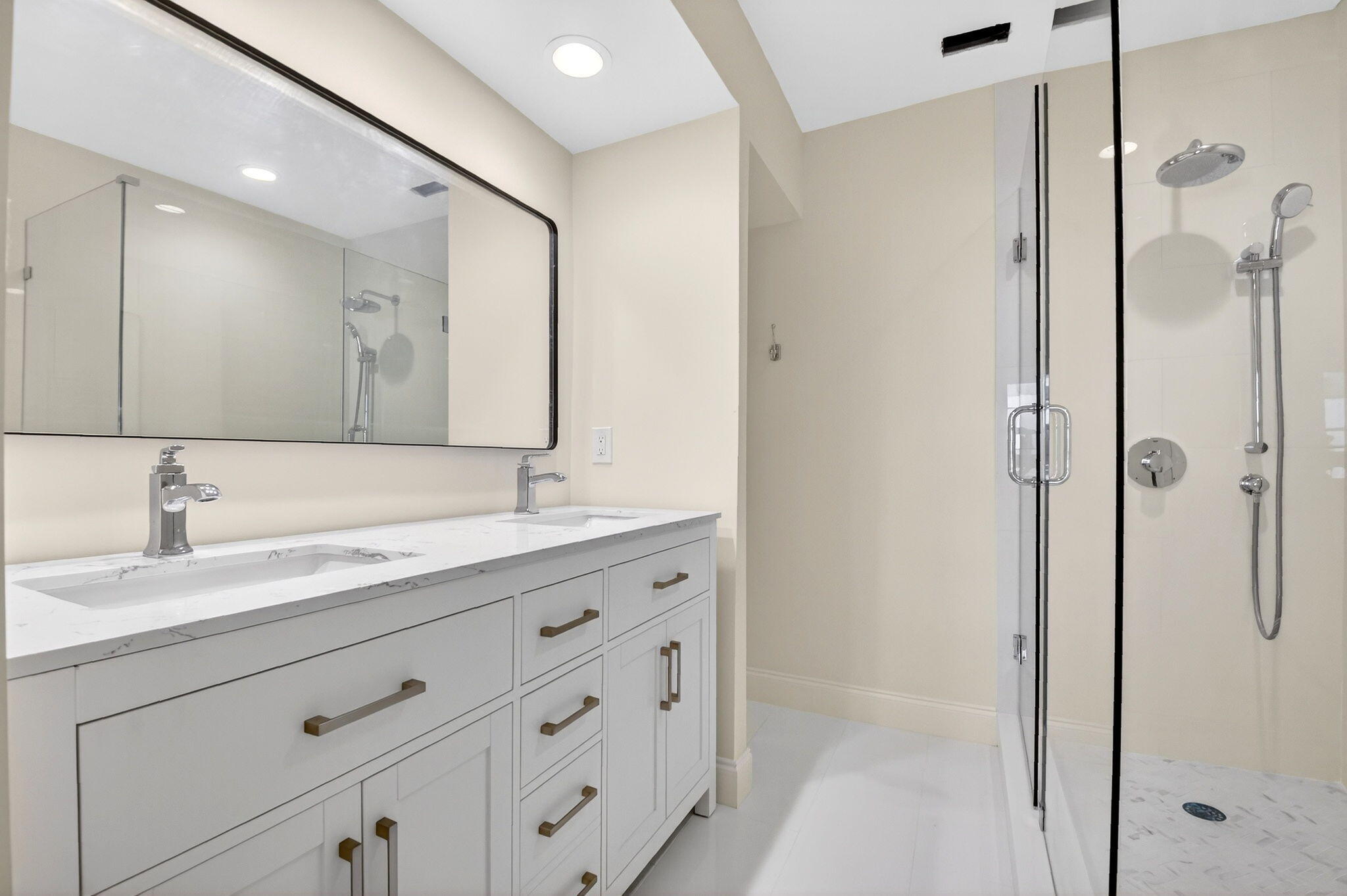 CARLTON HOUSE CONDO - Residential