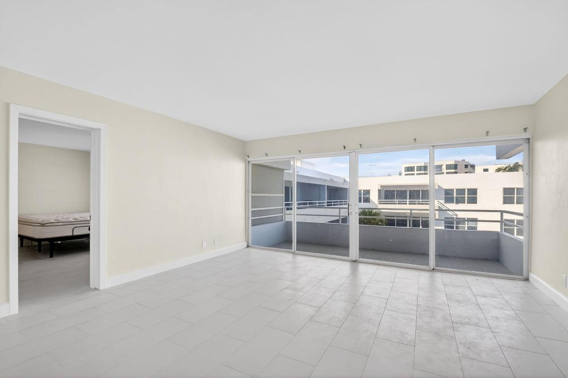 CARLTON HOUSE CONDO - Residential