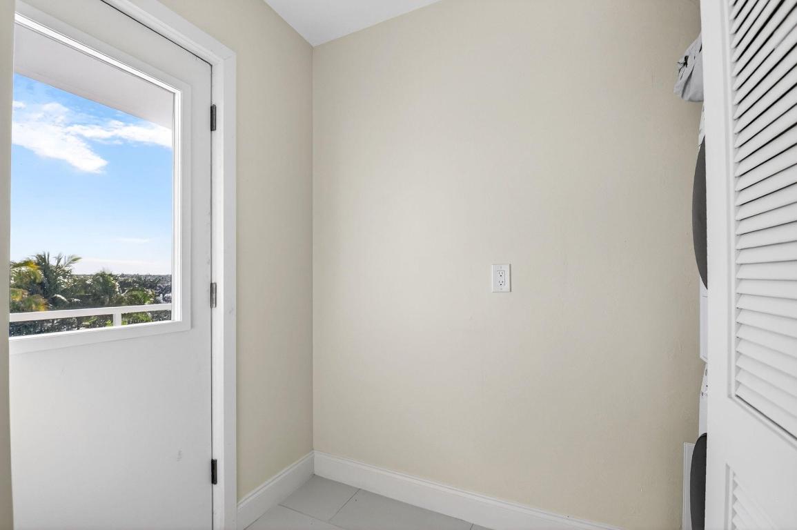 CARLTON HOUSE CONDO - Residential