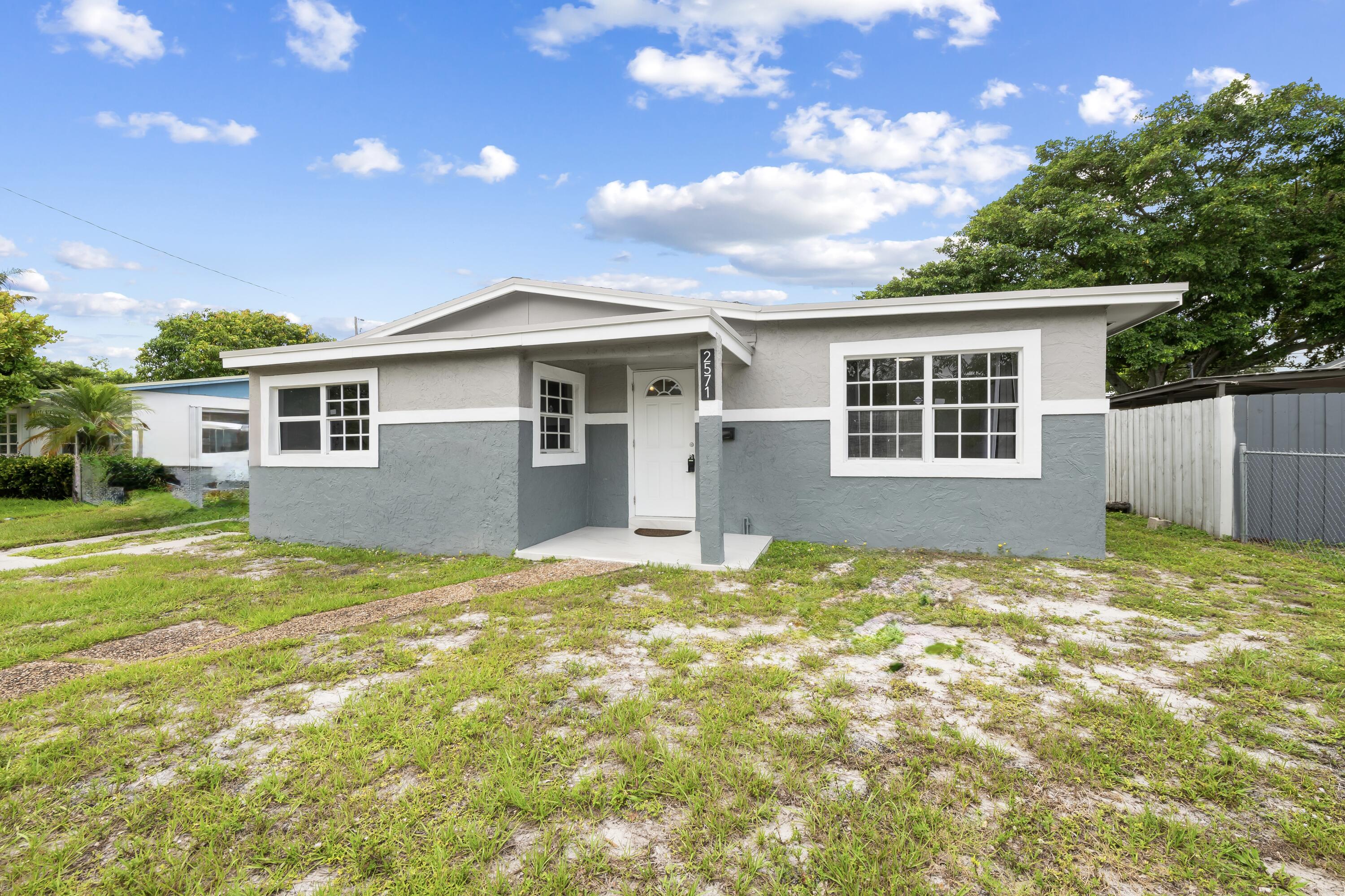 2571 NW 18th Court