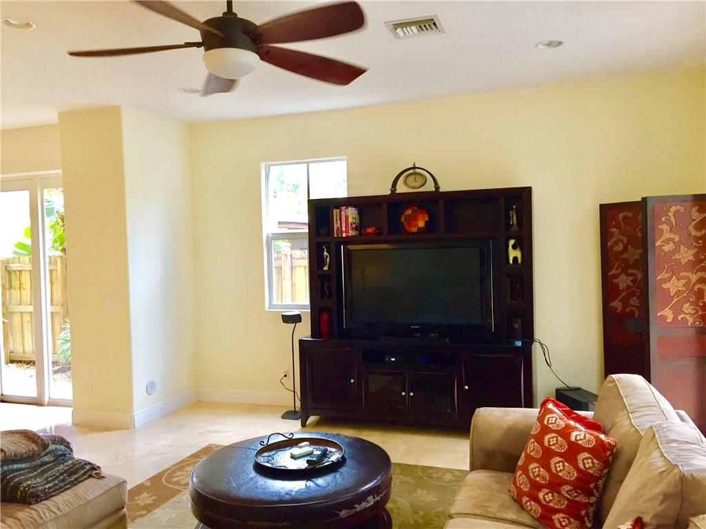 Villa Capri - Residential