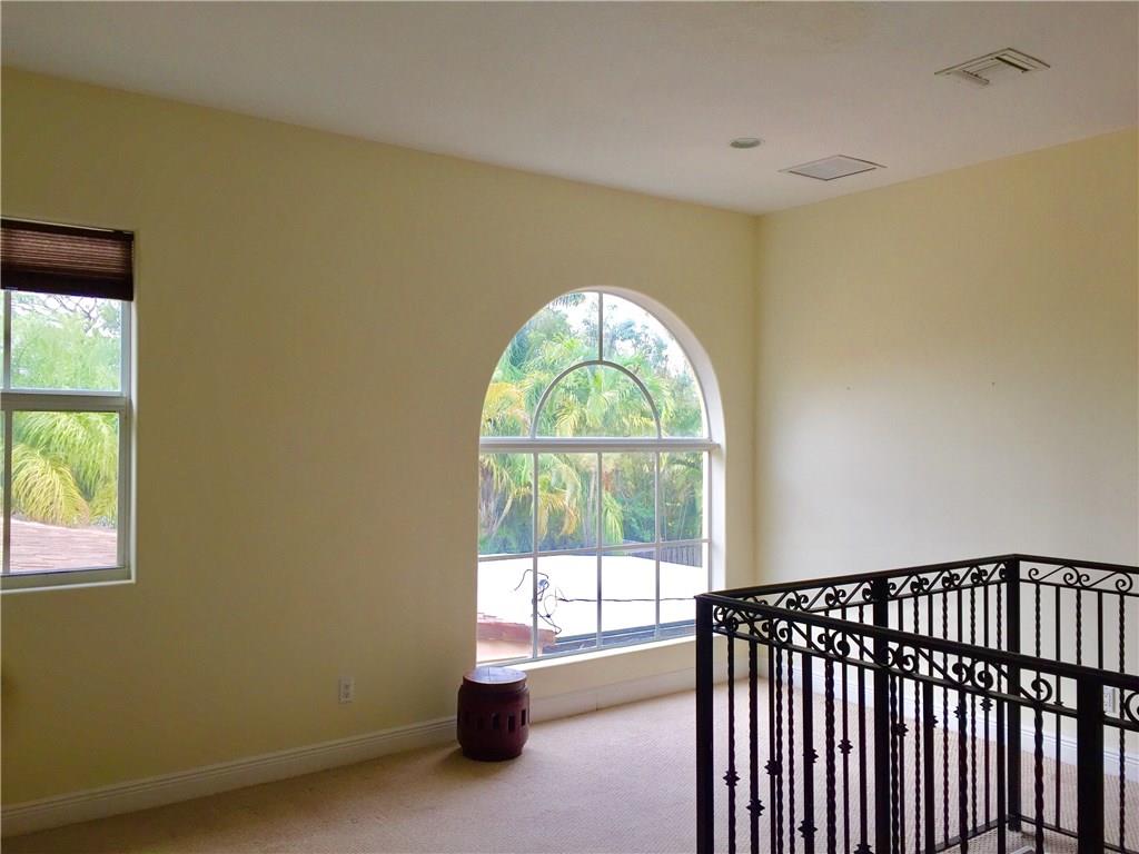 Villa Capri - Residential