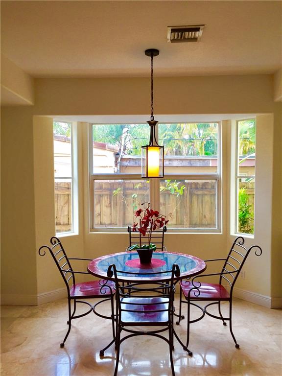 Villa Capri - Residential