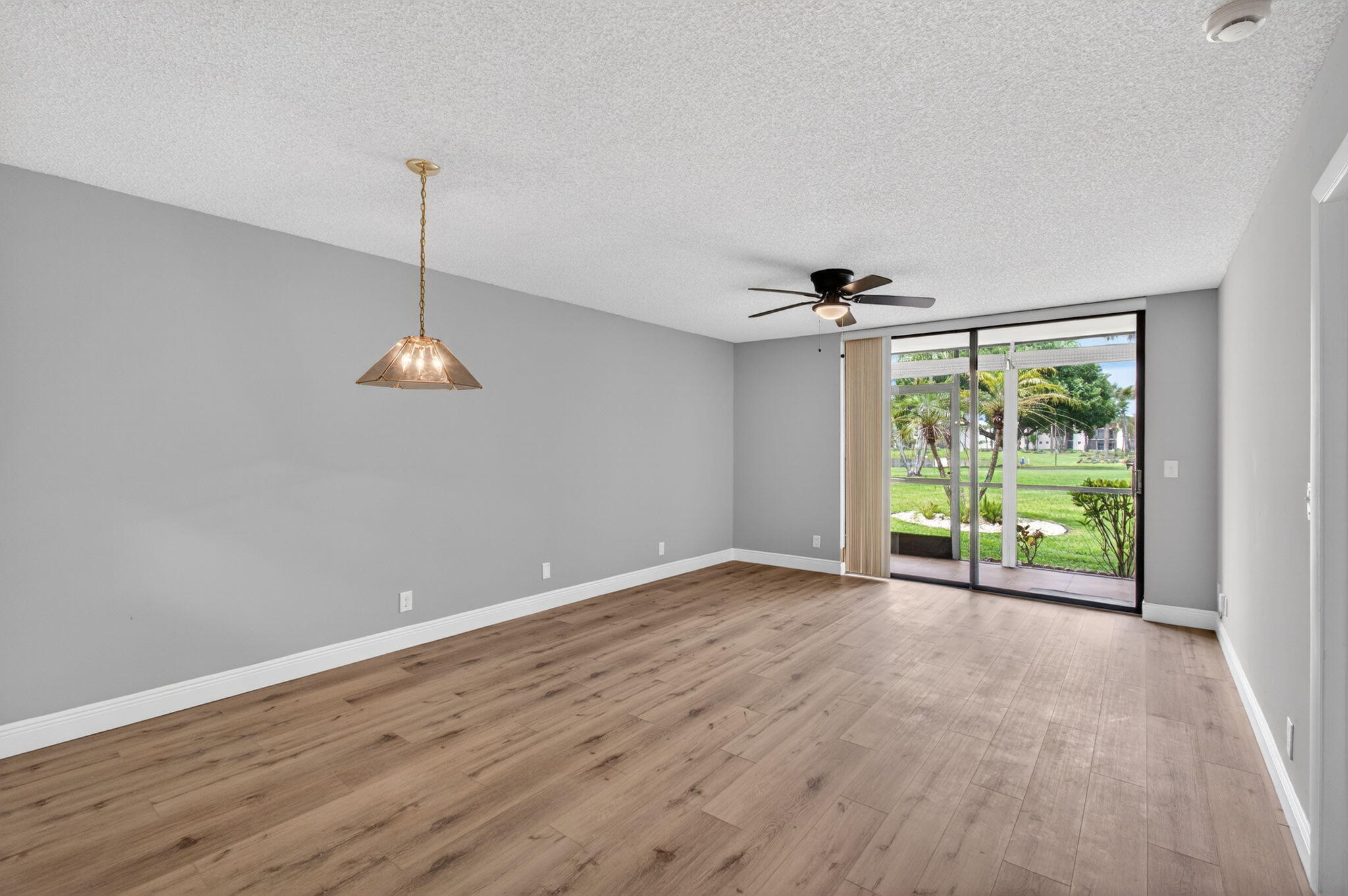 5340 Las Verdes Cr Las Verdes Circle 109