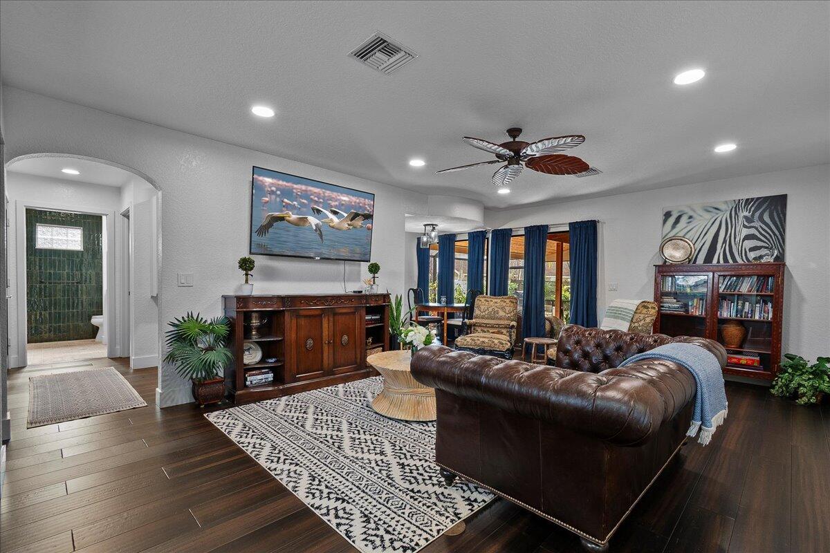 SUGAR POND MANOR OF WELLINGTON - Residential