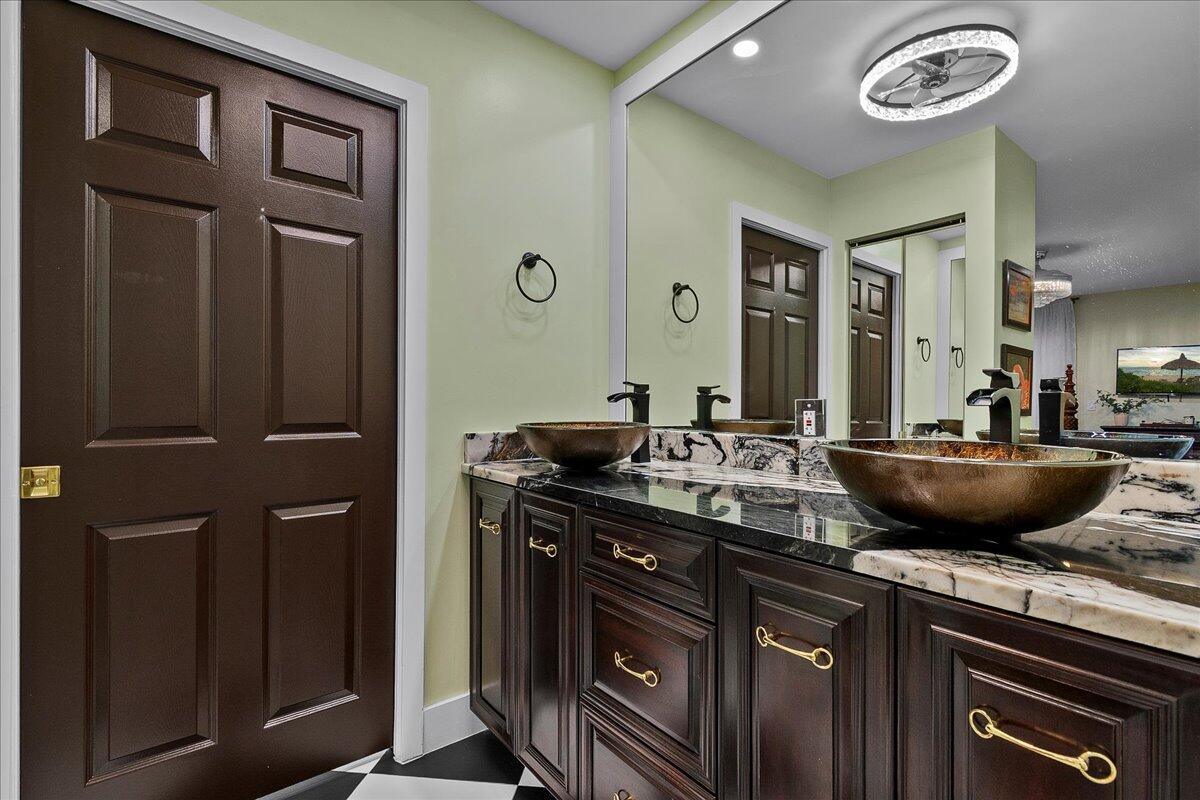 SUGAR POND MANOR OF WELLINGTON - Residential