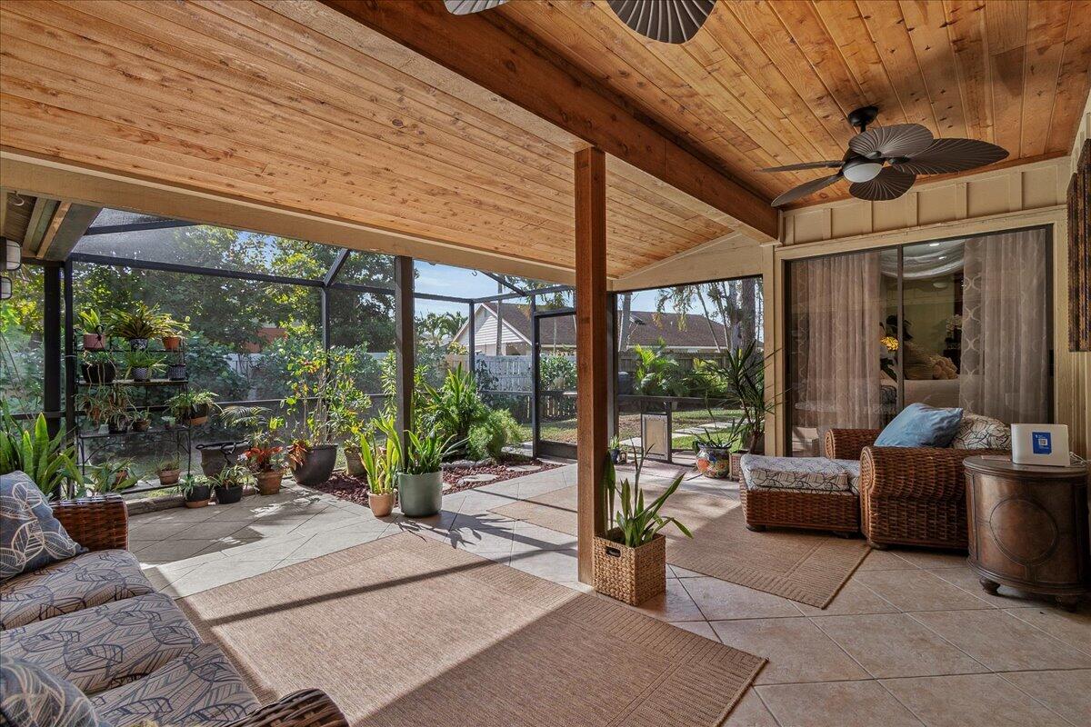 SUGAR POND MANOR OF WELLINGTON - Residential