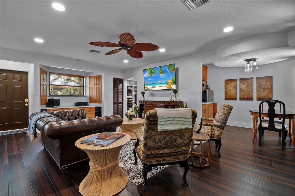 SUGAR POND MANOR OF WELLINGTON - Residential