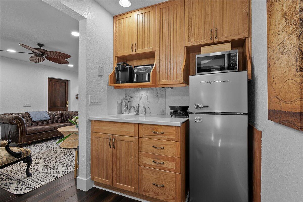 SUGAR POND MANOR OF WELLINGTON - Residential