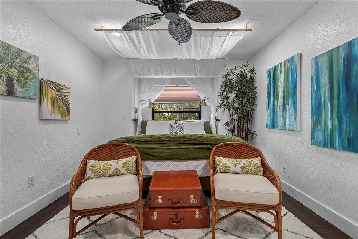 SUGAR POND MANOR OF WELLINGTON - Residential