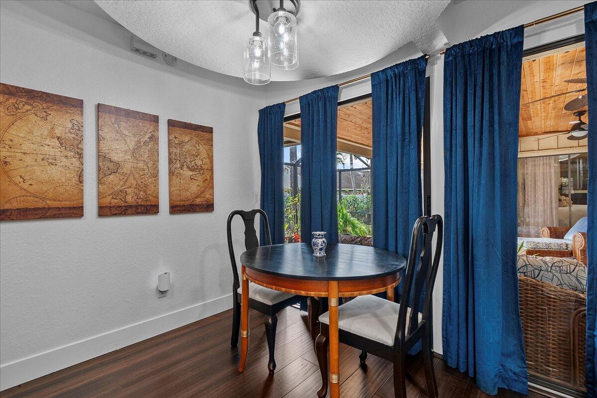 SUGAR POND MANOR OF WELLINGTON - Residential