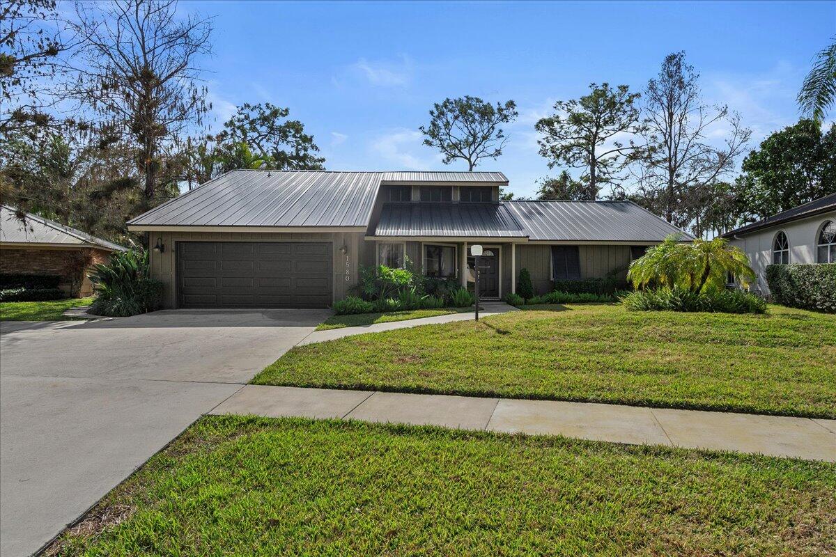 SUGAR POND MANOR OF WELLINGTON - Residential