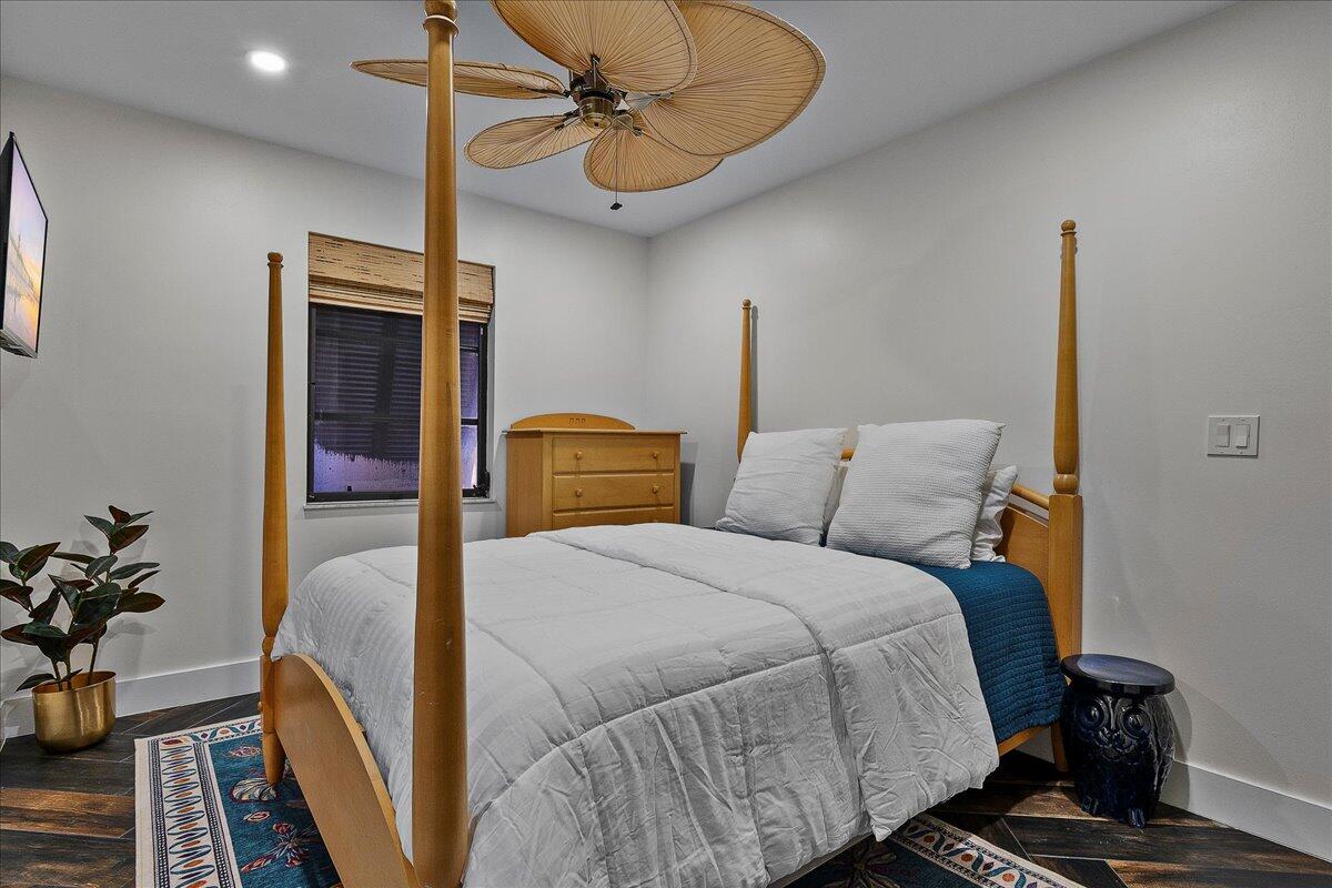 SUGAR POND MANOR OF WELLINGTON - Residential