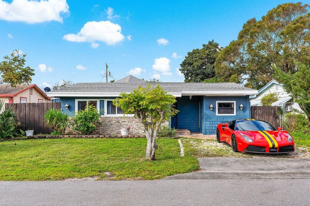 Photo of 1189 Sunset Road, West Palm Beach, FL 33406 (MLS # R10948079)