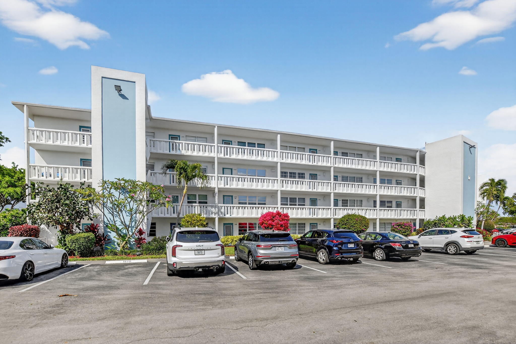 CAMBRIDGE D CONDO - Residential