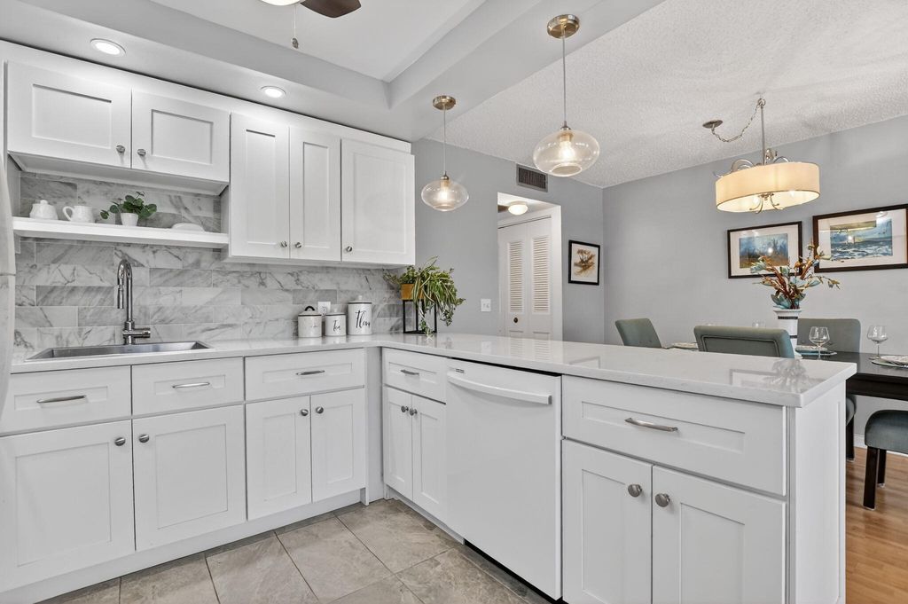 Photo of 2074 Cambridge D, Deerfield Beach, FL 33442 (MLS # B26003796)