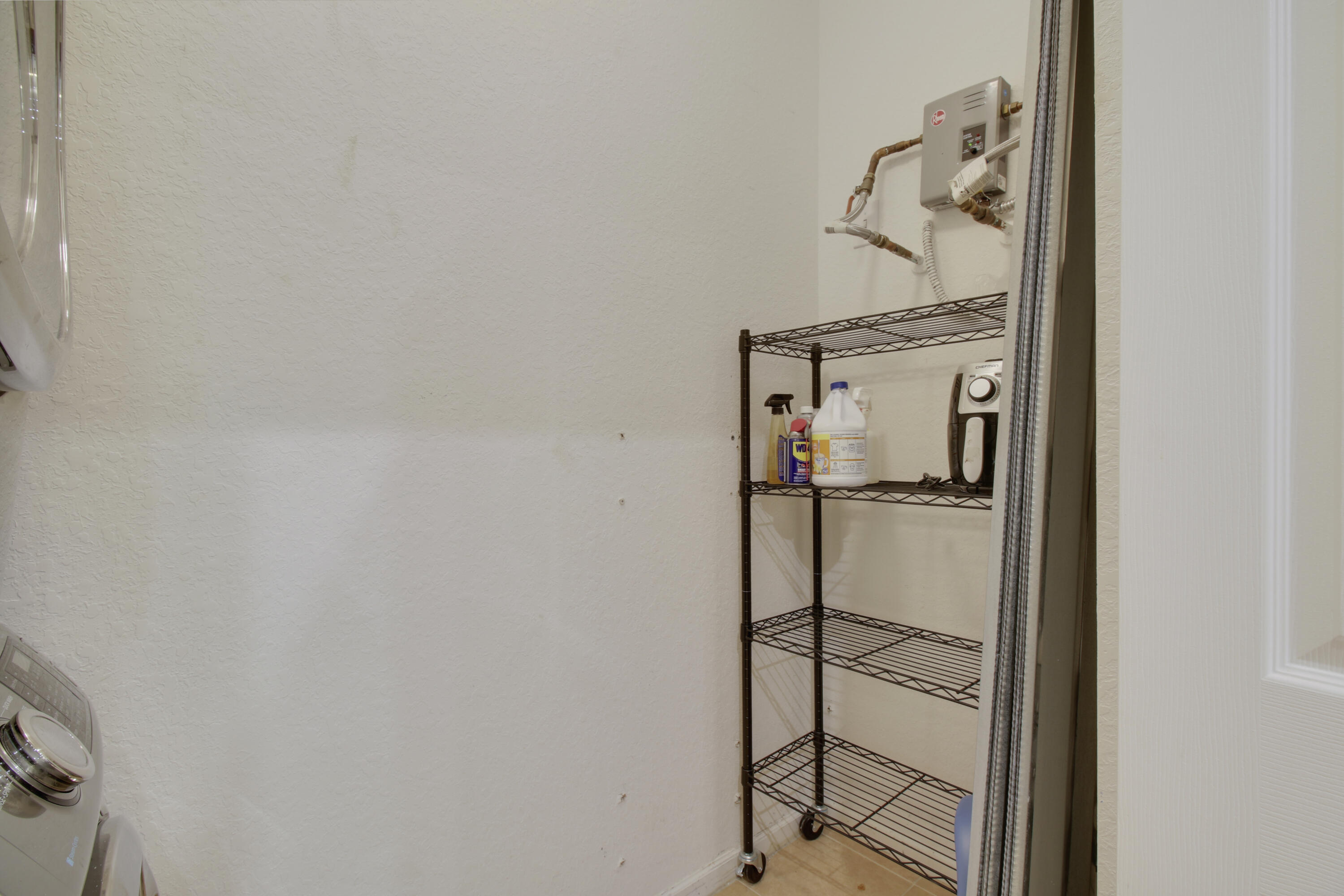 ROSEMONT CONDO - Residential Lease