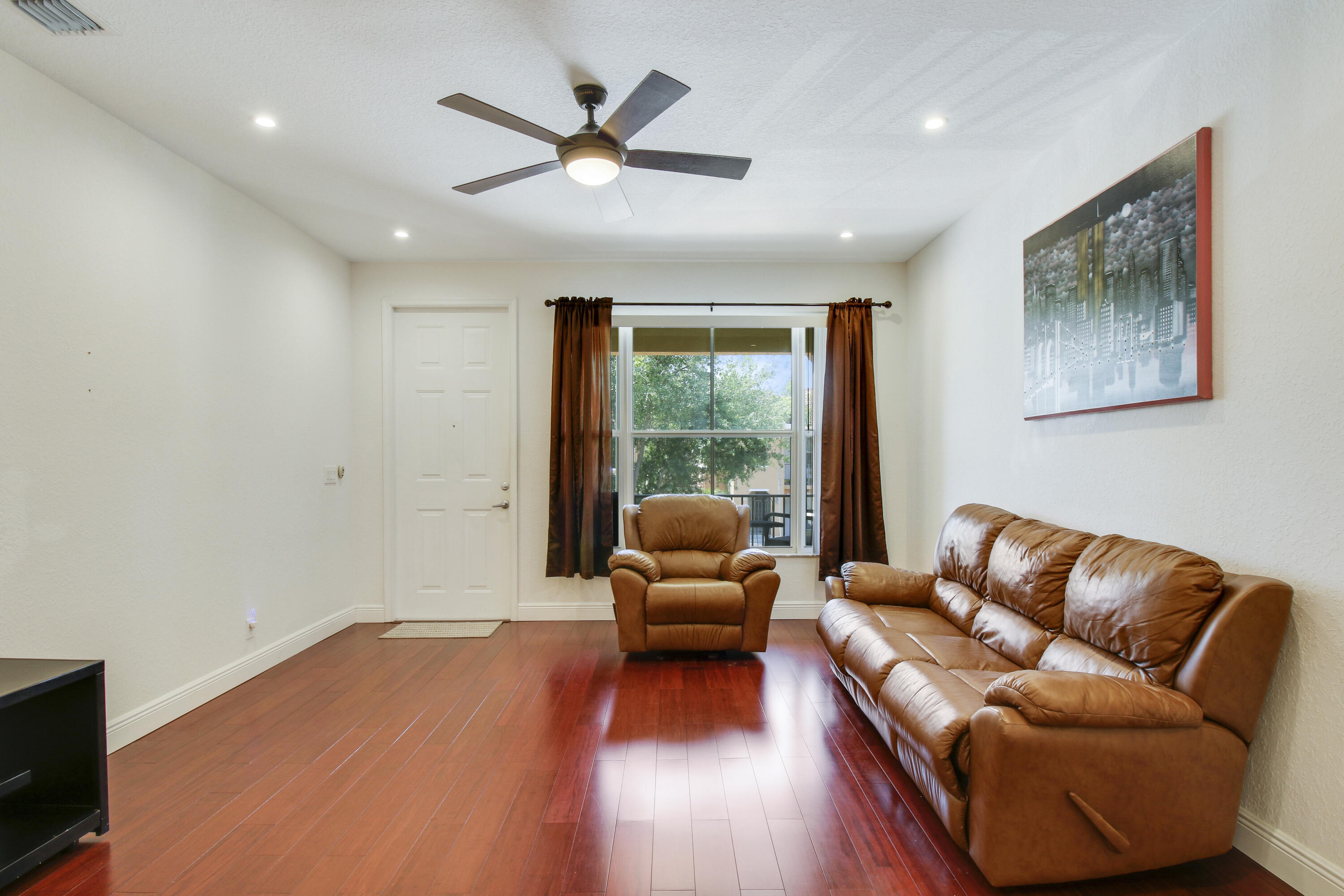 ROSEMONT CONDO - Residential Lease