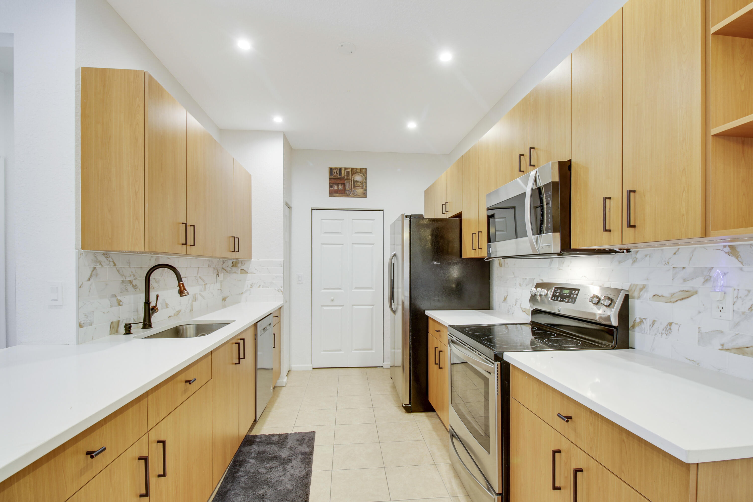 ROSEMONT CONDO - Residential Lease