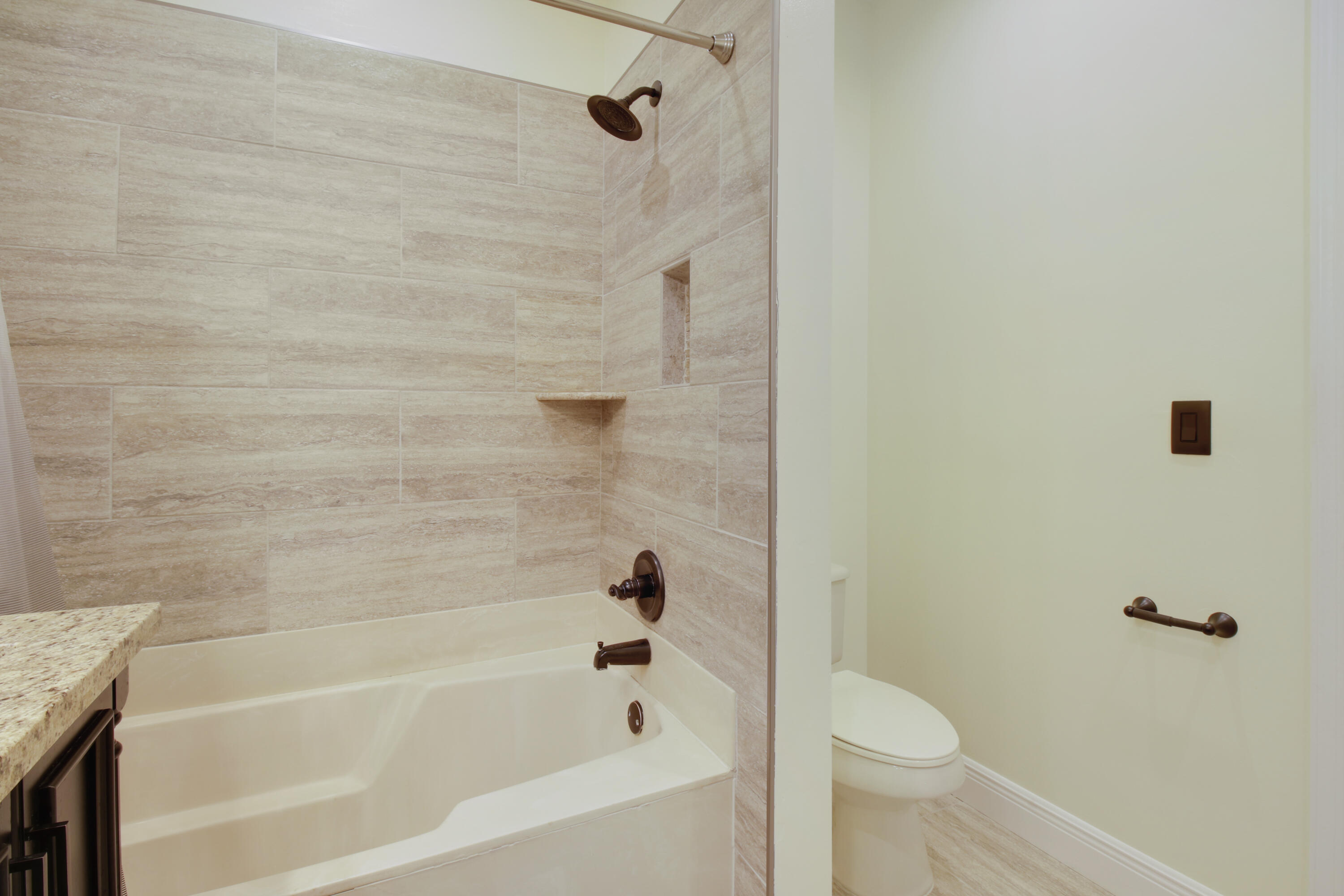 ROSEMONT CONDO - Residential Lease