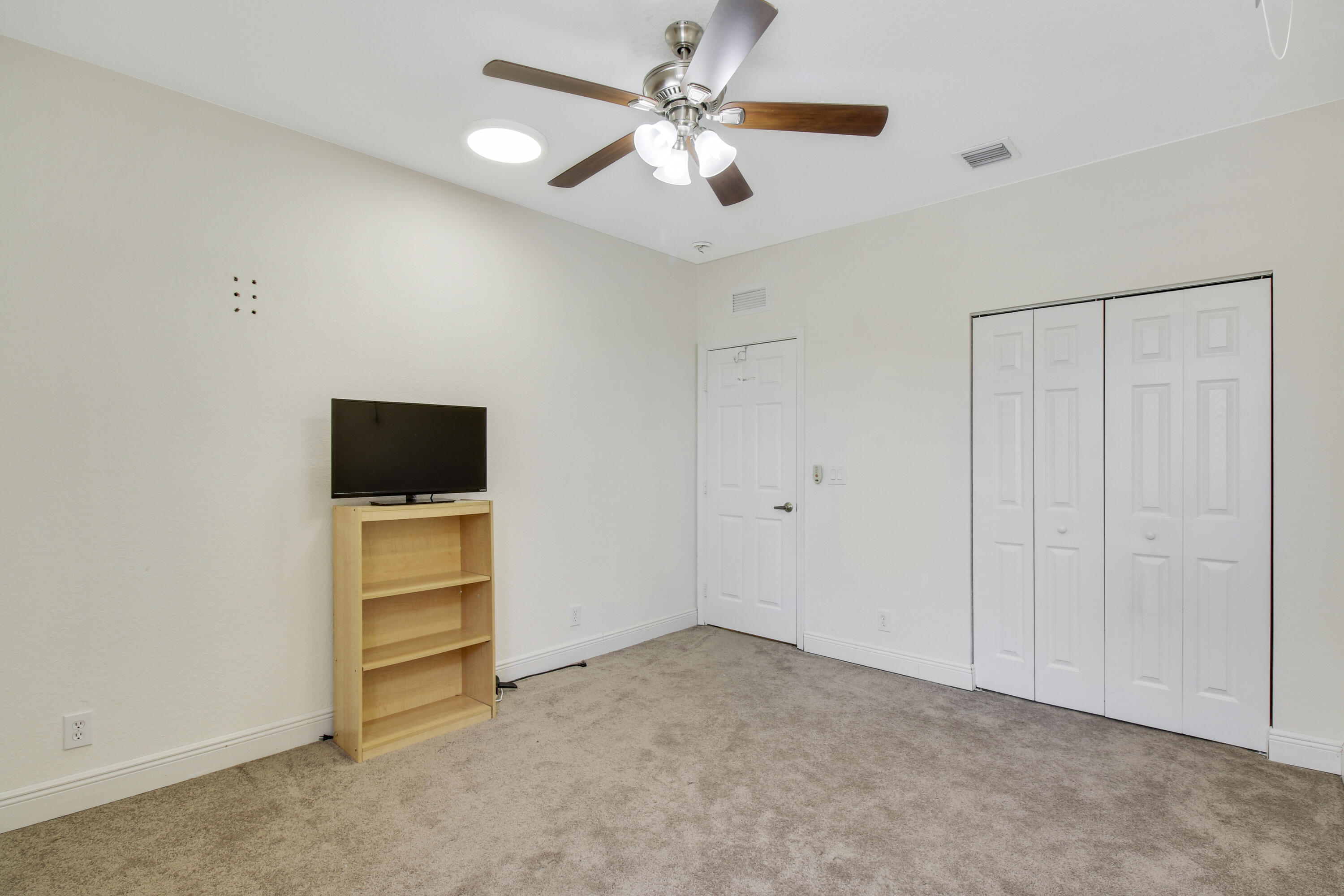 ROSEMONT CONDO - Residential Lease