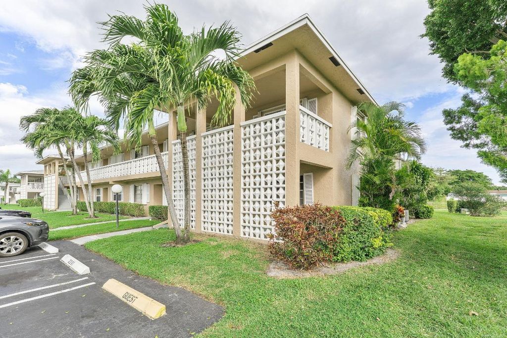 Photo of 1050 Citrus Way #203, Delray Beach, FL 33445 (MLS # R11139379)