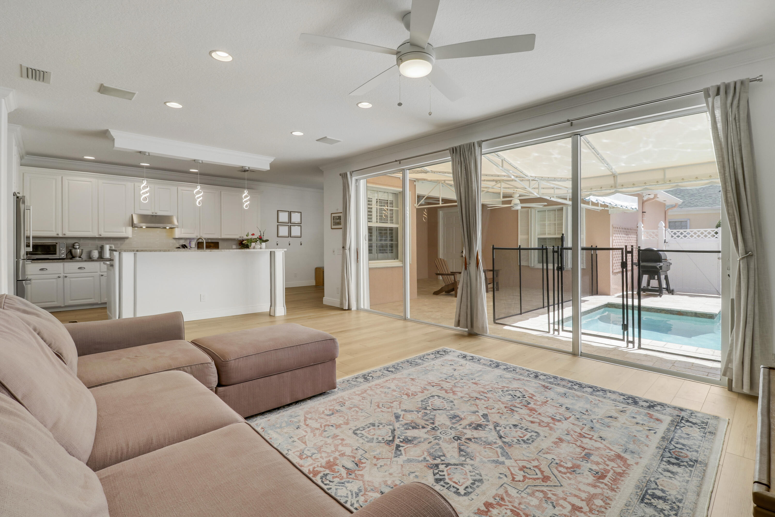 CAMBRIDGE AT ABACOA - Residential