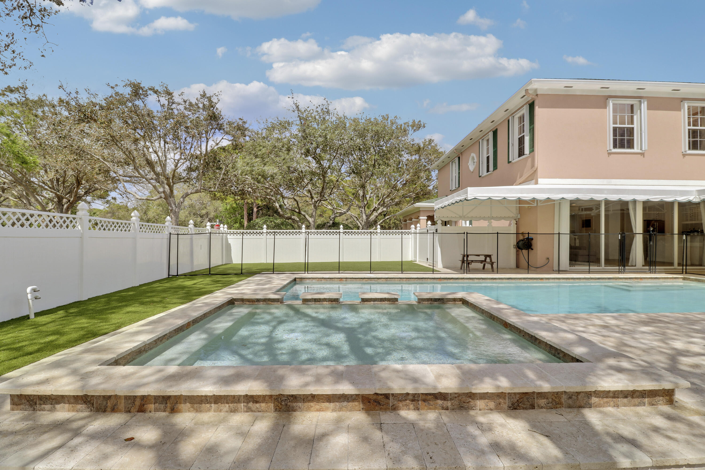 CAMBRIDGE AT ABACOA - Residential