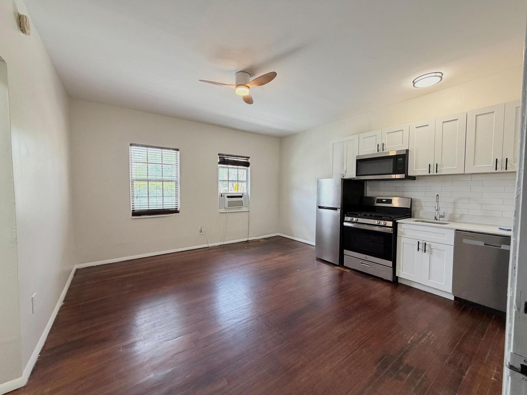 Photo of 623 Park Place #Unit 5, West Palm Beach, FL 33401 (MLS # B26020301)