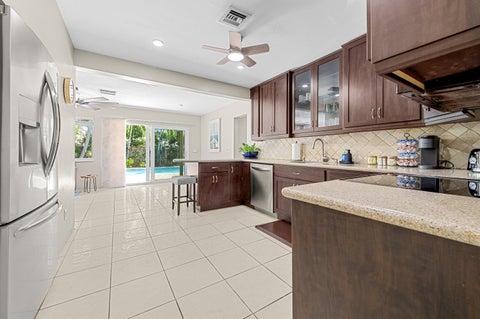 Tiny photo for 4780 NE 7TH Avenue, Oakland Park, FL 33334 (MLS # B26084692)