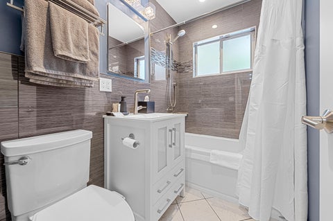 Tiny photo for 4780 NE 7TH Avenue, Oakland Park, FL 33334 (MLS # B26084692)